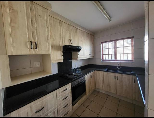 2 BEDROOM TOWNHOUSE FOR SALE IN UMHLANGA ROCKS